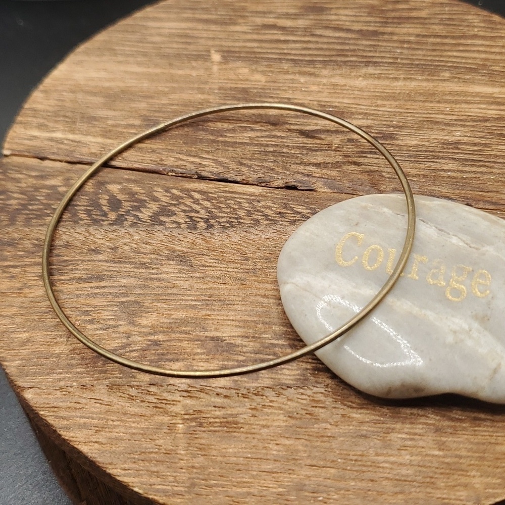 Gold tone greek wire bracelet‎ B3133